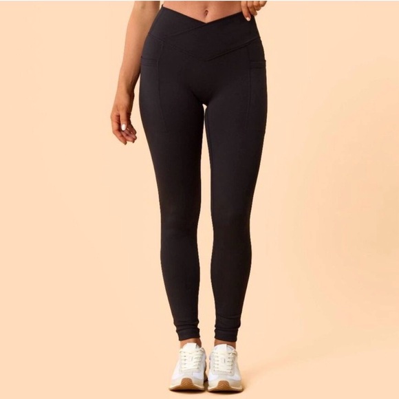 Blogilates Pants - NWT! Blogilates Women's Criss Cross High-Rise Leggings - Black Size Small